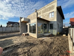 Vila P+1 duplex de vanzare in Vanatori cu utilitati - imagine 3