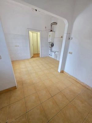 De închiriat apartament 3 camere   Piața 700- 2539 - imagine 14