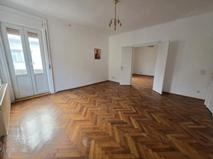 De închiriat apartament 3 camere   Piața 700- 2539 - imagine 9