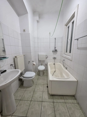 De închiriat apartament 3 camere   Piața 700- 2539 - imagine 16