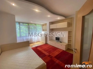 3 camere decomandat  zona Medicina - CENTRALA PROPRIE