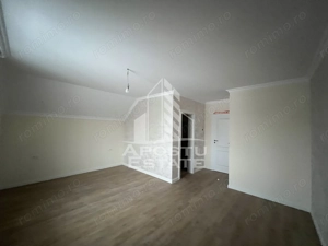 DUPLEX DE VANZARE cu suprafata foarte generoasa in Giarmata Mare - imagine 15