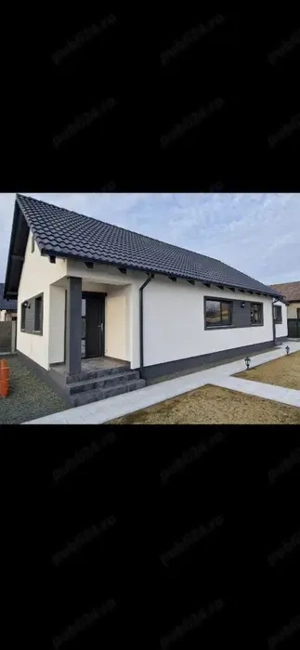 Casă pe parter, individuală   tip duplex   Sanmihaiu Român