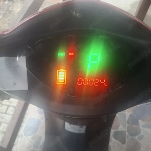 Vand schimb triciclu electric nou.