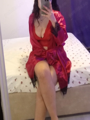         Alexandra   am revenit în orașul tau                                                