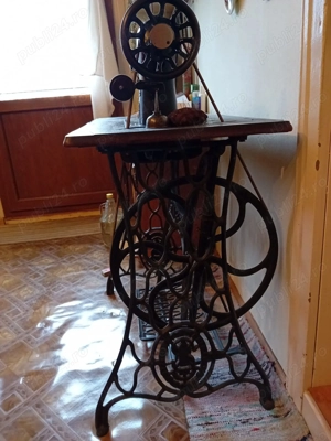 Masina de cusut Singer - imagine 3