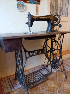 Masina de cusut Singer