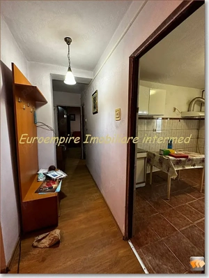 Apartament 2 camere decomandate zona Poarta 6 - imagine 5