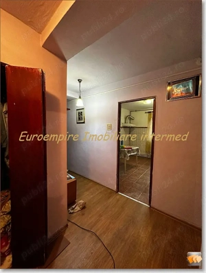 Apartament 2 camere decomandate zona Poarta 6 - imagine 2