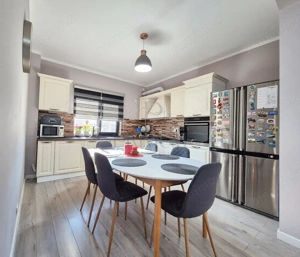 DUMBRAVITA - DUPLEX - GARAJ - 5 CAMERE - 3 BAI - TERASA - SUPRAVEGHERE VIDEO - ALARMA - imagine 10