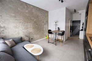 Apartament superb, 2 camere cu terasa de 18 mp, zona Eroilor - imagine 2