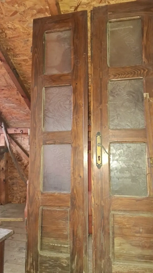 usi vechi din lemn - imagine 3