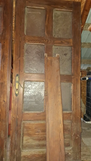 usi vechi din lemn - imagine 2