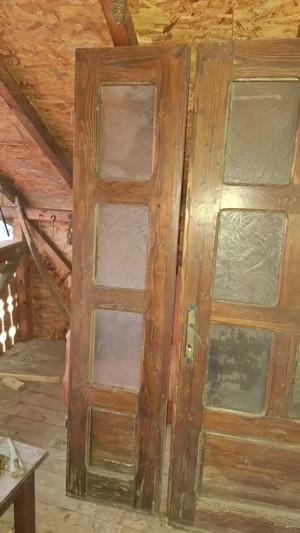 usi vechi din lemn - imagine 4