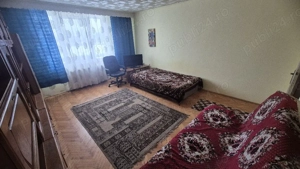 Dau in chirie o cameră 