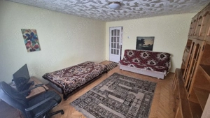 Dau in chirie o cameră 