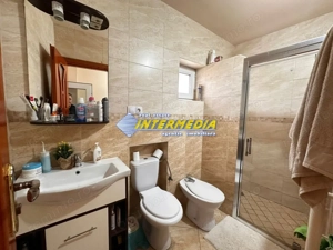 Casa in Centru finisata, mobilata, utilata complet - imagine 7