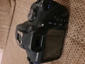 Aparat foto CANON 2000D  