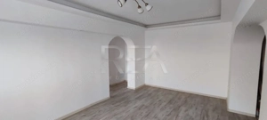 2 camere Vitan decomandat, inst. schimb., an 1983