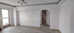 2 camere Vitan decomandat, inst. schimb., an 1983