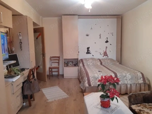 Ofer pentru închiriere garsonieră în Ploiesti, zona 9 Mai, str Mărășești 