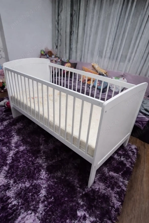 Vand patut lemn 122x68cm  plus saltea, pentru copii 0-4 ani