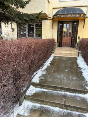 Vand spatiu comercial 