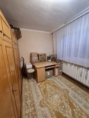 Vând apt..2cam . semidecomandat bloc 4 etaje  ,etaj intermediar  - imagine 3