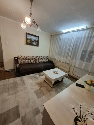 Vând apt..2cam . semidecomandat bloc 4 etaje  ,etaj intermediar 