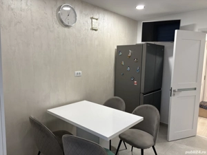 Vând apartament 3 camere amplasat in zona centrală și de lux. - imagine 2