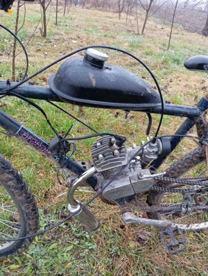 vând bicicletă cu motor 