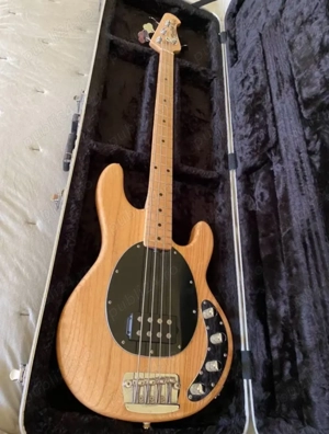 Chitara bass  , Sterling by Music MAN Ray 34 , activ 4 coarde nou !
