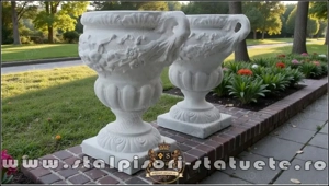 Vază ornament mare cu picior, alb, model V6. - imagine 2