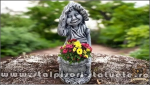 Statuetă pitic trol cu roabă, din beton, model S57.