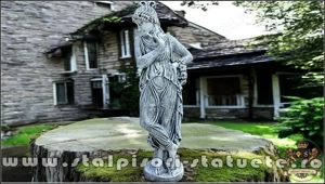 Statuetă domnița cu coroniță, din beton, model S44.