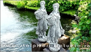 Statuetă domnița cu coșulețe, gri patinat, model S67.