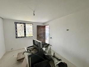 Casă cu 4 camere de vânzare - imagine 6