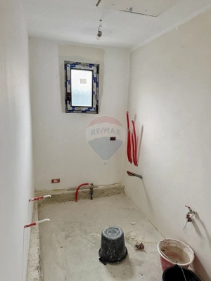 Casă cu 4 camere de vânzare - imagine 12