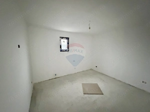 Casă cu 4 camere de vânzare - imagine 13