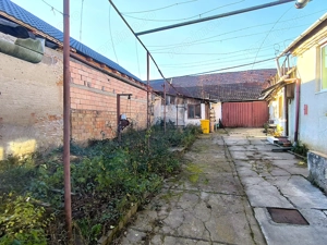 Casă săsească 3 camere si 1400 mp teren in Brateiu - jud. Sibiu - imagine 8