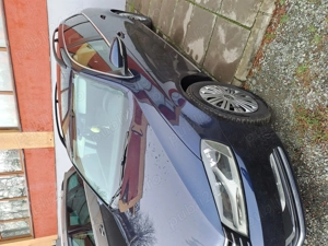 Vând sau schimb passat automat