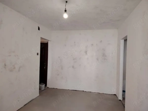 Ap.2cam. Petrosani-Aviatorilor, 35 mp, parter (in curs de renovare) - imagine 9