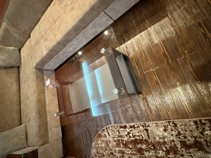 Măsuță din sticlă 