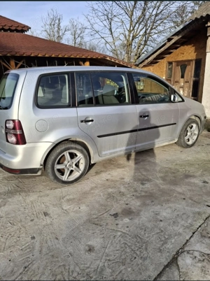 Vand touran 1.9 tdi 105 cai - imagine 4
