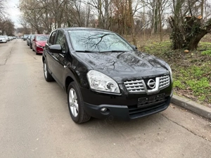 Nissan Qashqai 1.5 dci,6 viteze,dublu climatronic,recent adus