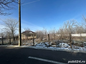 Teren intravilan cu casă bătrânească și anexe  - imagine 4