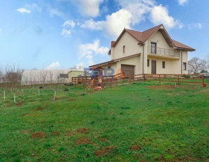 Casă cu 3 dormitoare și 2600 mp teren