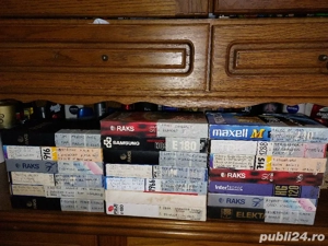 25 de casete video inregistrate