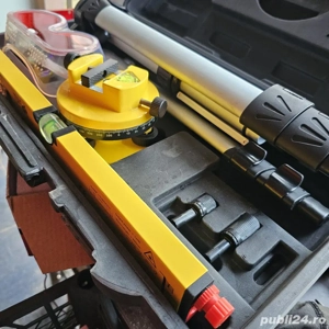 nivela laser cu trepied 