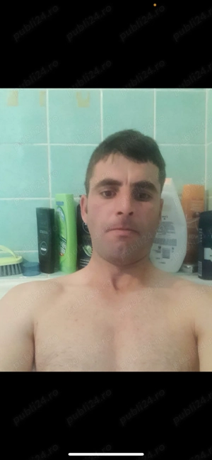 Mă numesc Petrică , sunt un băiat iubăreț drăgăstos și dornic de aventură 